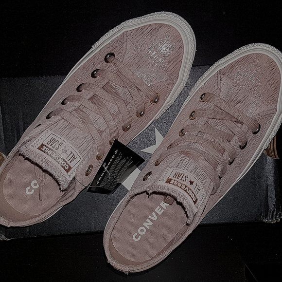 Womens Converse - Picture 4 of 6